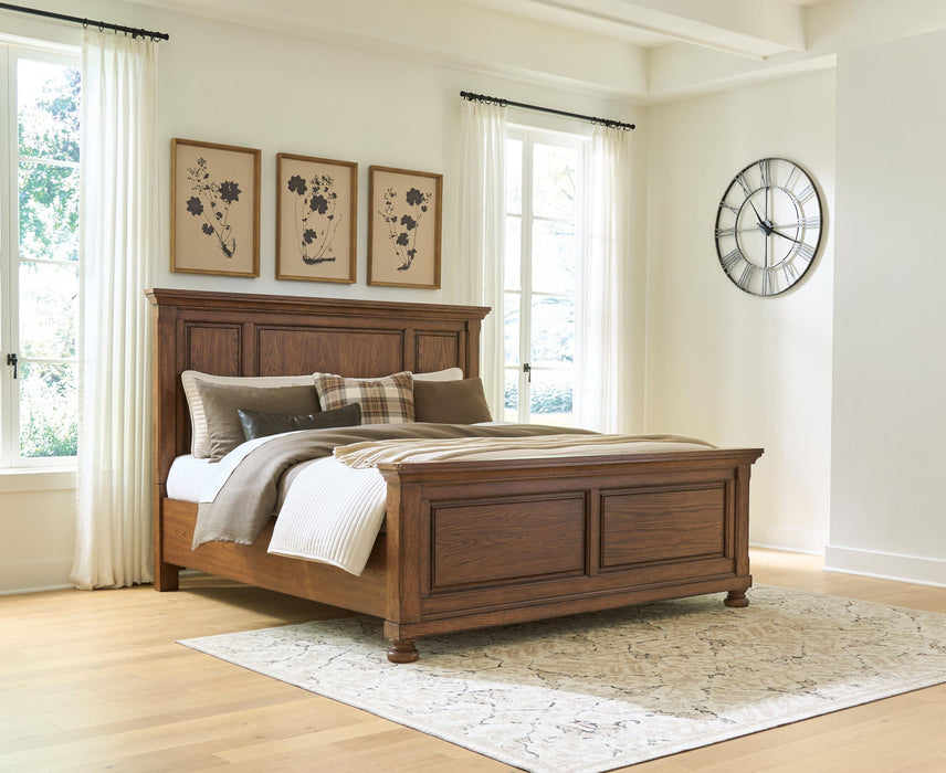 Zackaryn - King Panel Bed - Warm Brown